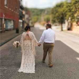 Elegant Lace Bridal Dress